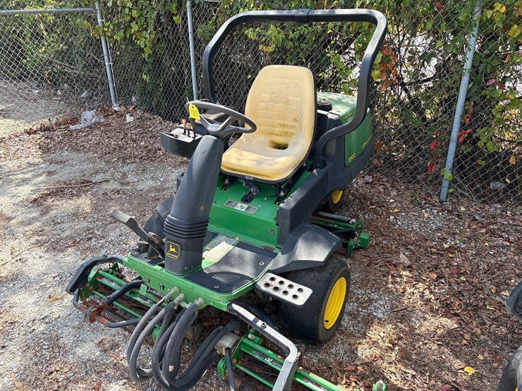 2000-john-deere-2500-image-1