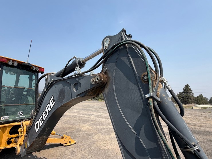 2016-deere-410l-image-52