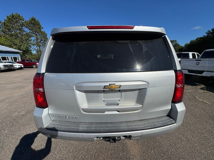 2017-chevrolet-suburban-image-15