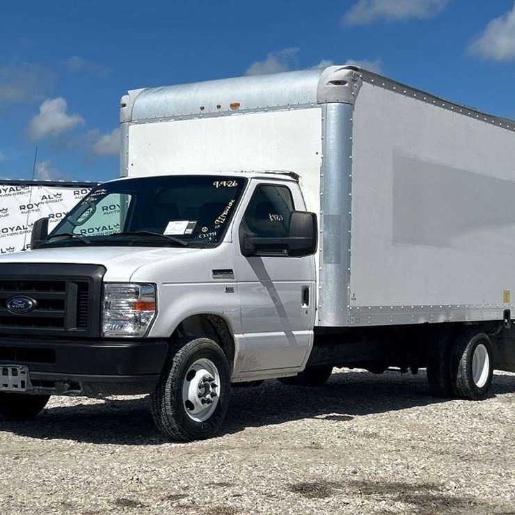 2019 FORD E350