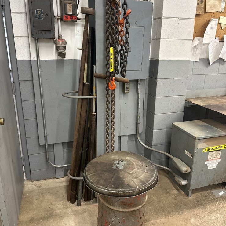 #2796 • Misc. Steel, Chains, Oil Dry