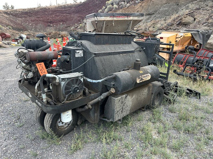 #2523-•-hot-mix-seal-coat-scm300r-hot-tar-wagon-image-1