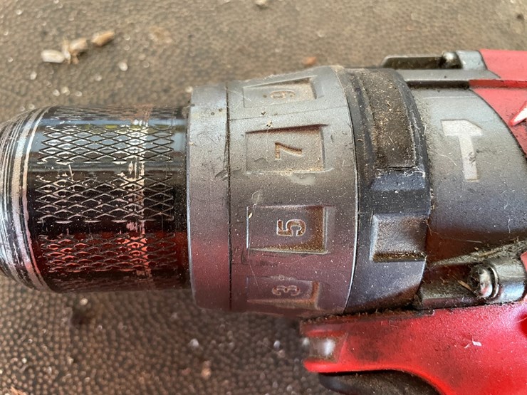 #5511-•-milwaukee-18v-drill-and-drill-driver-image-9