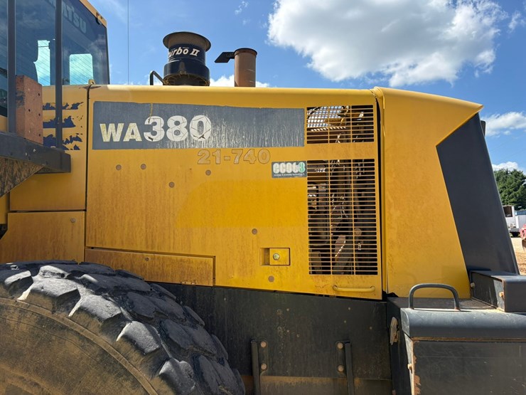 #3650-•-2011-komatsu-w380-6-wheel-loader-image-10