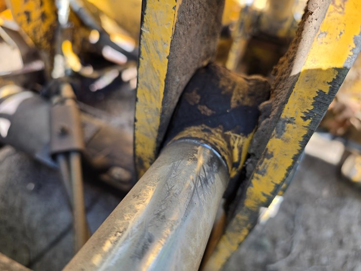 deere-555g-image-86
