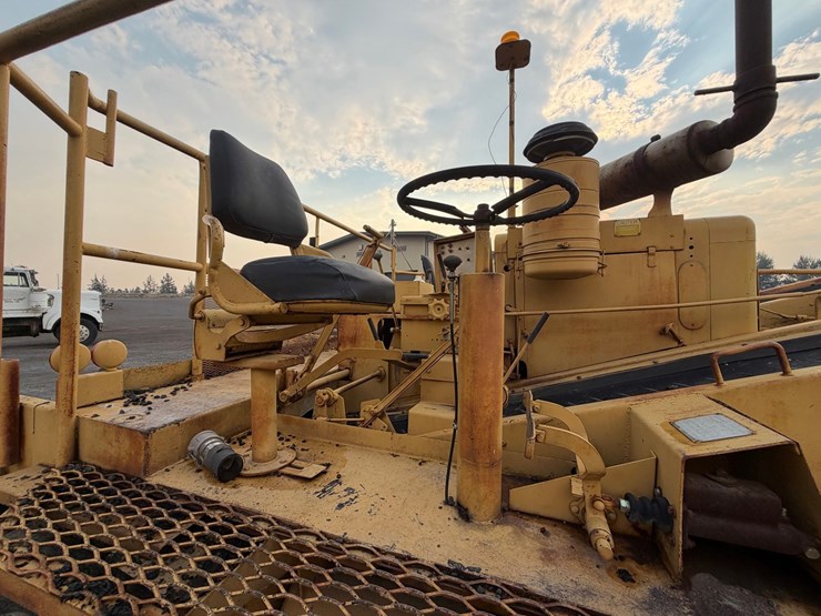 #2526-•-etnyre-chip-seal-machine-image-46