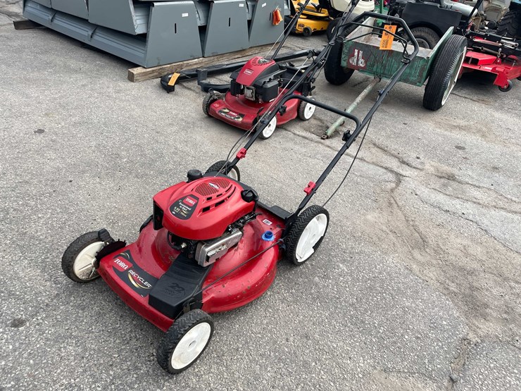 #4006-•-toro-recycler-22"-high-wheel-lawn-mower-(03)-image-1