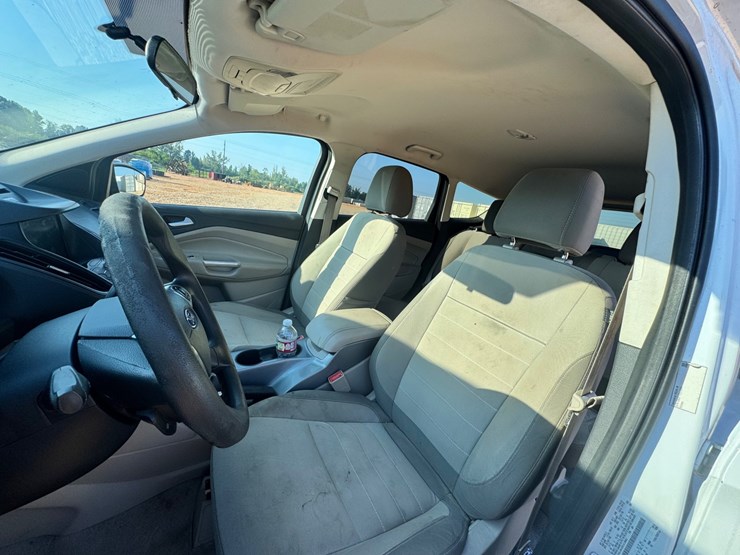 2015-ford-escape-image-13