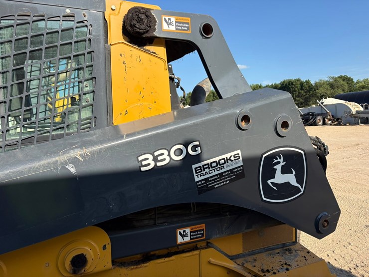 2021-deere-330g-image-11
