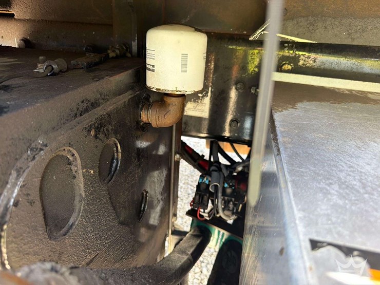 2017-freightliner-m2-106-image-37