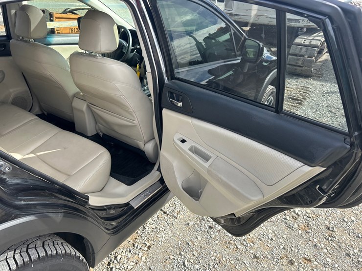 2013-subaru-crosstrek-image-38