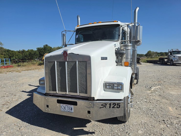 2018-kenworth-t800-image-1
