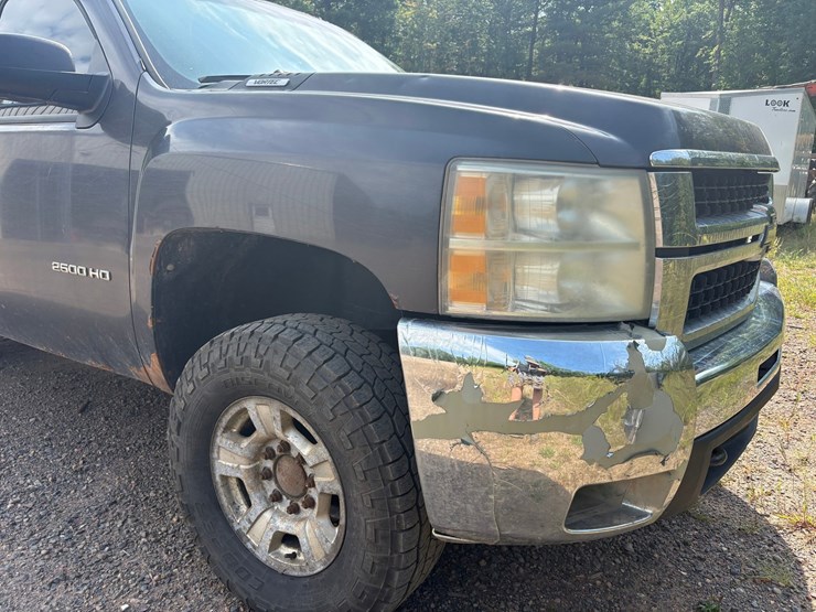 2010-chevrolet-silverado-2500-image-9