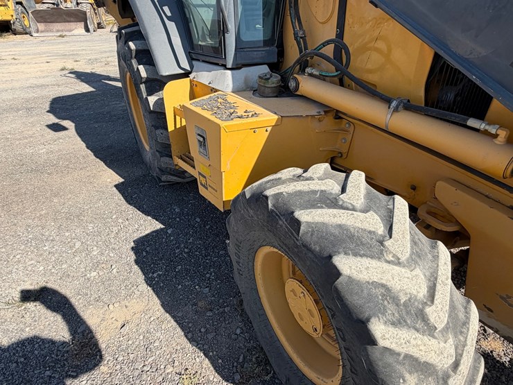 2017-deere-410l-image-9