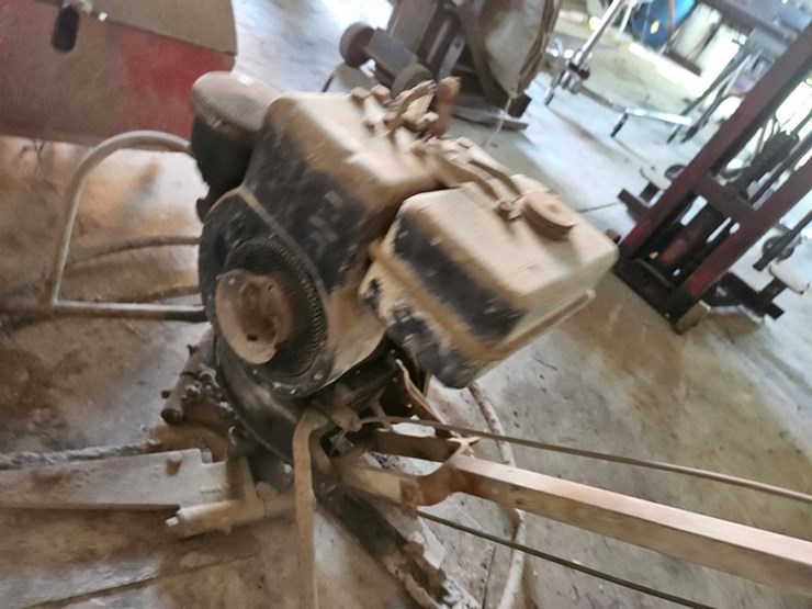 #8771-•-concrete-finisher-image-13