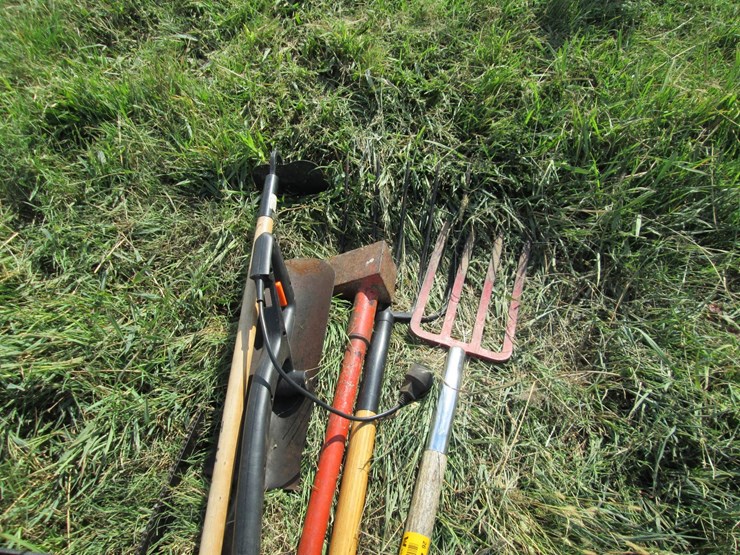 #46100-•-lot-of-misc-hand-tools-inv#46100-image-3