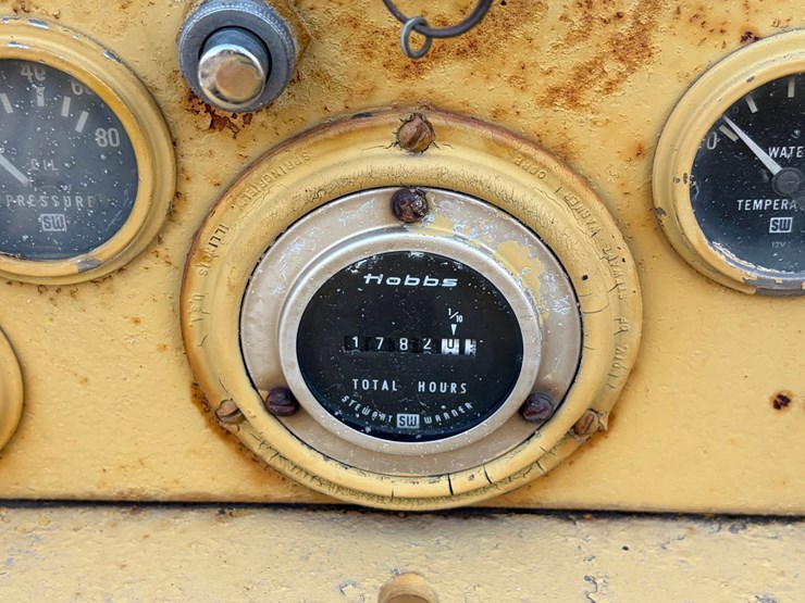 #2526-•-etnyre-chip-seal-machine-image-60