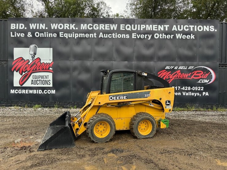 john-deere-325-image-1