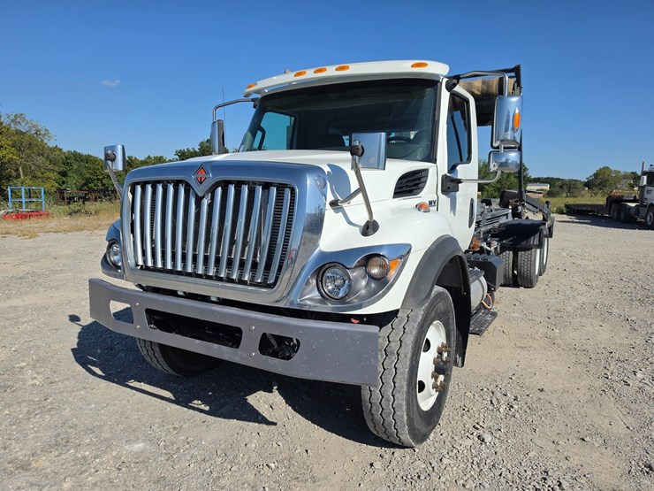 #25286-•-2021-international-hv607-truck-image-1