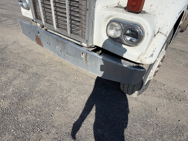 #2532-•-kenworth-w928-tandem-axle-dump-truck-image-11