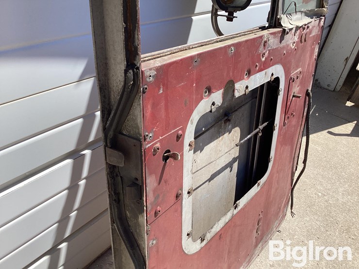 kenworth-top-handle-driver-side-door-image-17