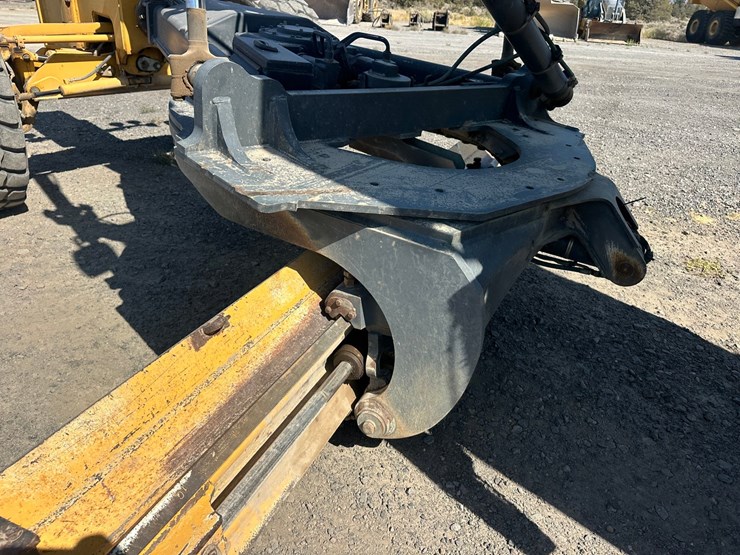 2013-deere-872gp-image-17