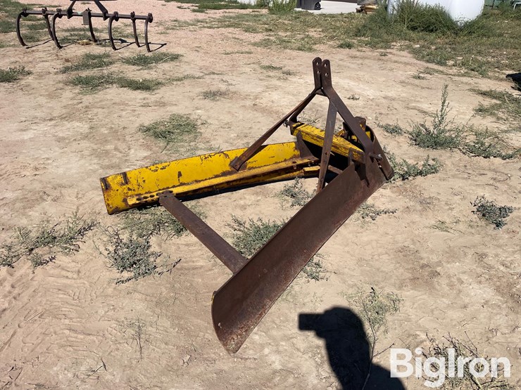 3-pt-v-ditcher-image-3