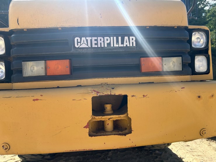 caterpillar-725-image-18
