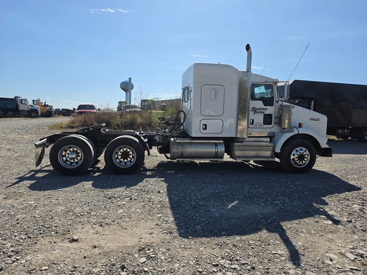 2018-kenworth-t800-image-25