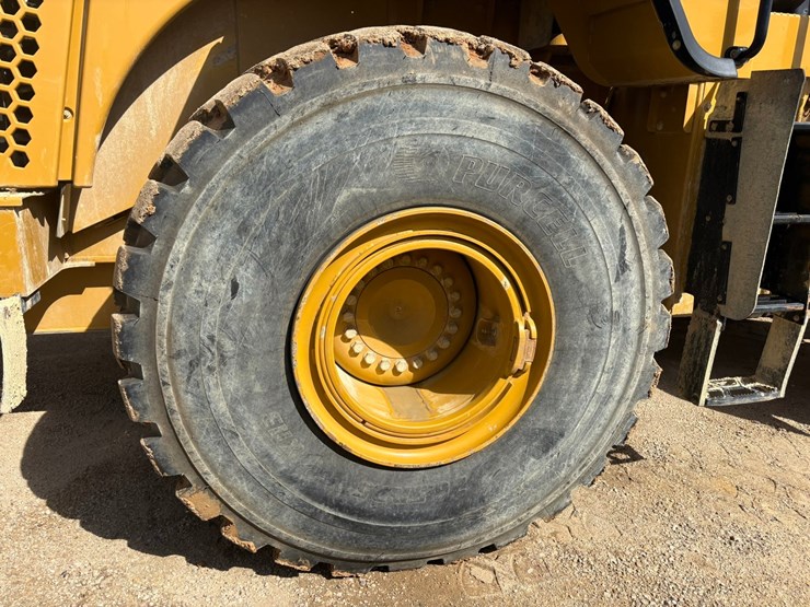 2014-caterpillar-972k-image-89
