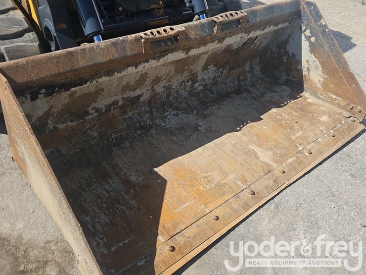 2019-deere-333g-image-16