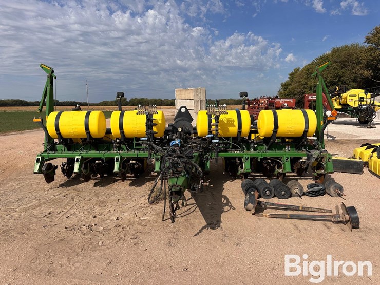 john-deere-7200-image-2