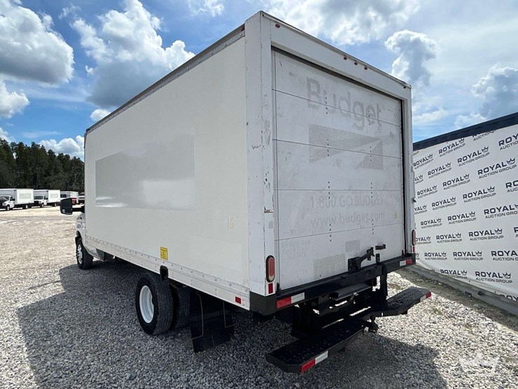 2019-ford-e350-image-4
