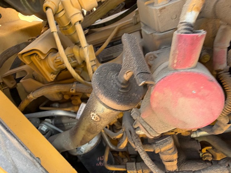 2017-deere-410l-image-60