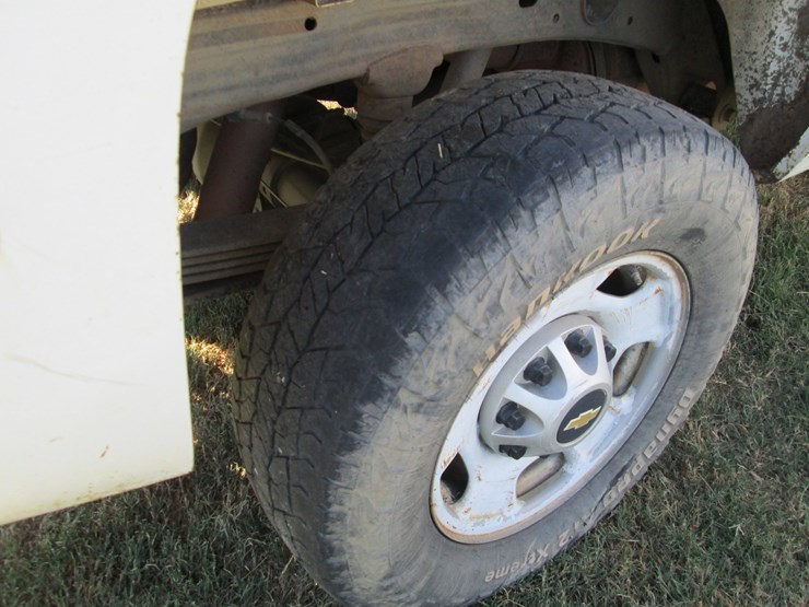 2013-chevrolet-2500hd-image-12