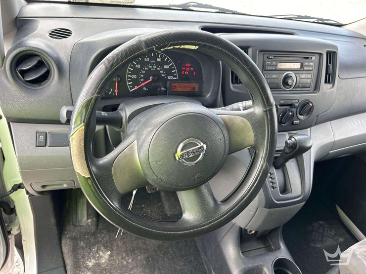 2014-nissan-nv200-image-14