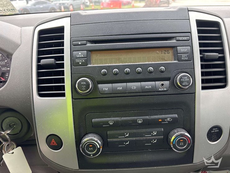 2016-nissan-frontier-image-15