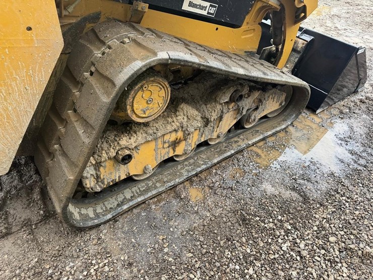 2020-caterpillar-249d-image-18