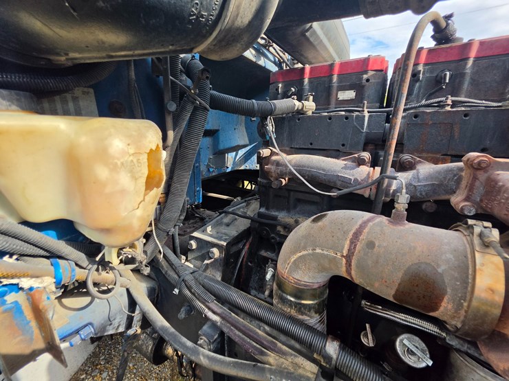 2006-peterbilt-379-image-38