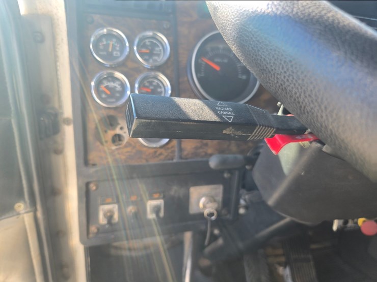 1998-kenworth-t800-image-58