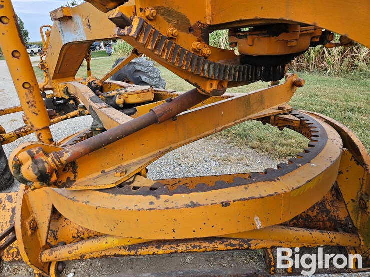 1971-caterpillar-120-image-13