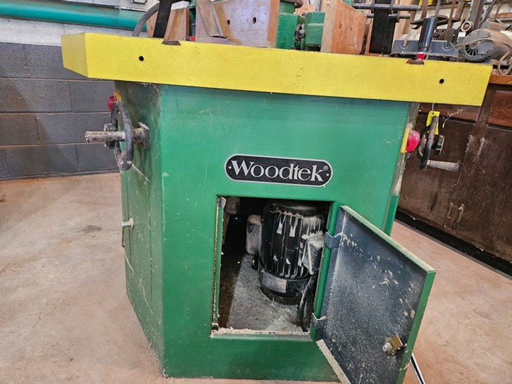 #8714-•-router-and-jointer-table-image-17