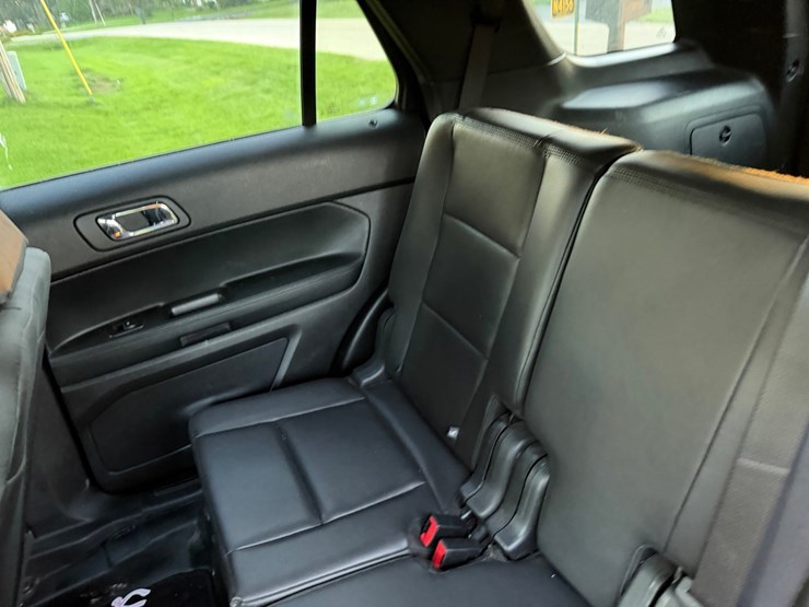 2016-ford-explorer-police-interceptor-image-32