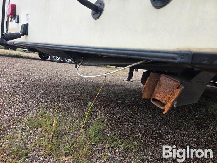 2017-keystone-montana-3730fl-5th-wheel-camper-image-9