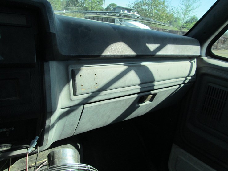 1995-ford-ft900-image-32