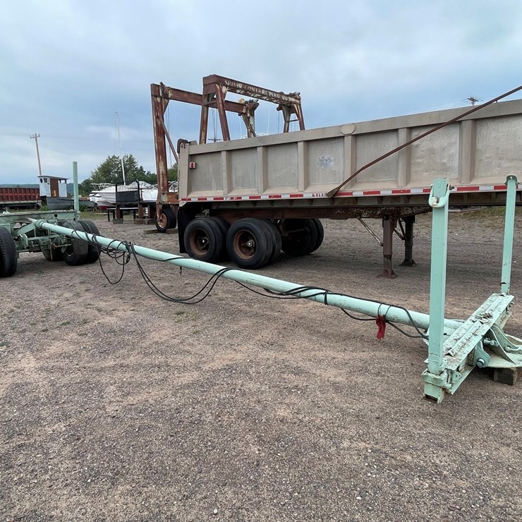#1413 • Pole Trailer