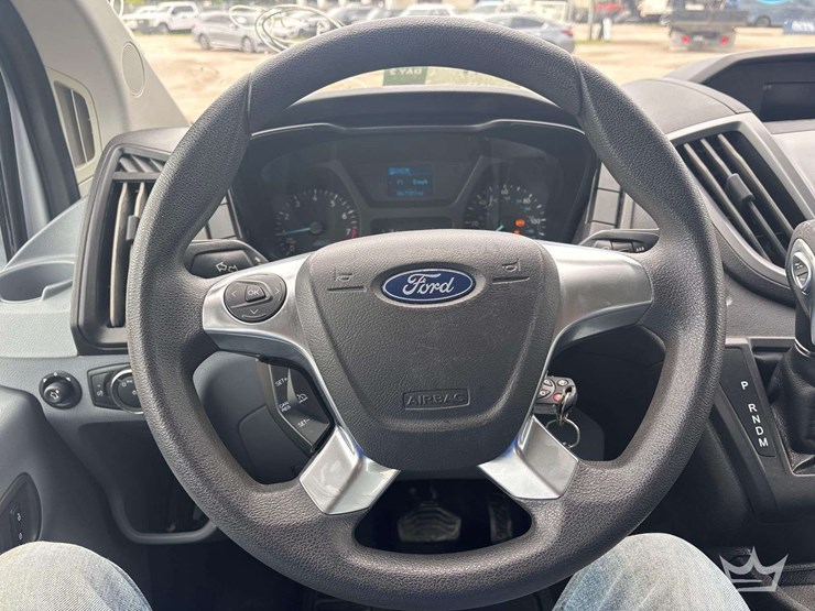 2019-ford-transit-image-14