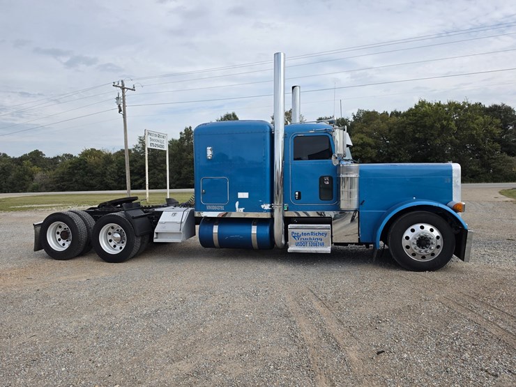 2005-peterbilt-379-image-22