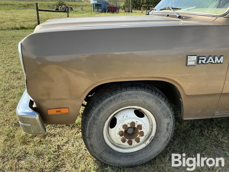 1989-dodge-ram-350-image-13
