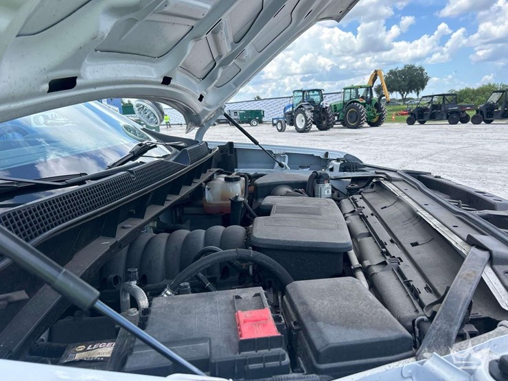 2022-chevrolet-silverado-1500-image-10